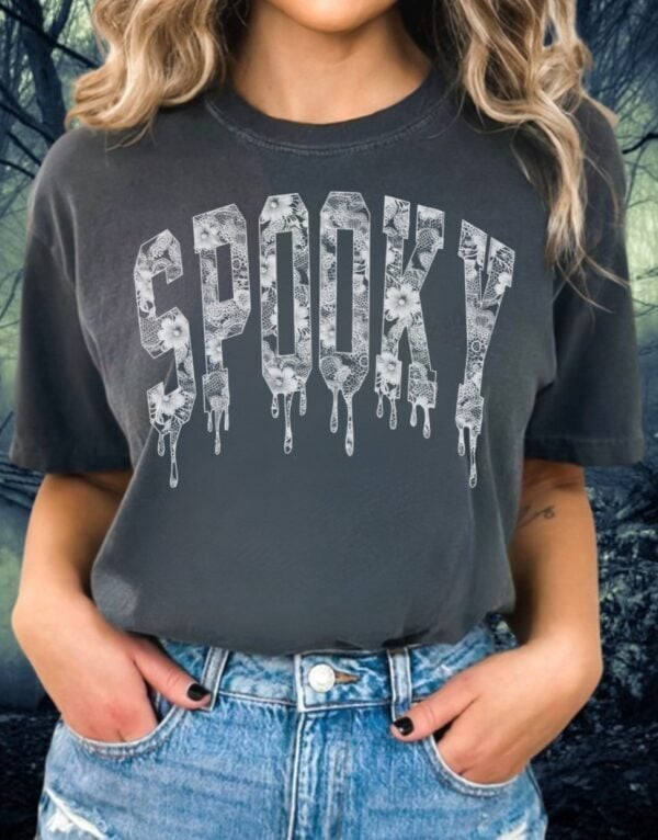 Pre-Order-Lace Spooky| Comfort Colors Tee| Pepper