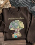 Berenstein Bears treehouse vintage sweatshirt with the berenstein treehouse and family.